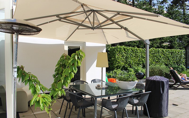 Neerduwen beetje Dat Solero® Palestro Pro | Large cantilever parasol | 4x4 or 4x3